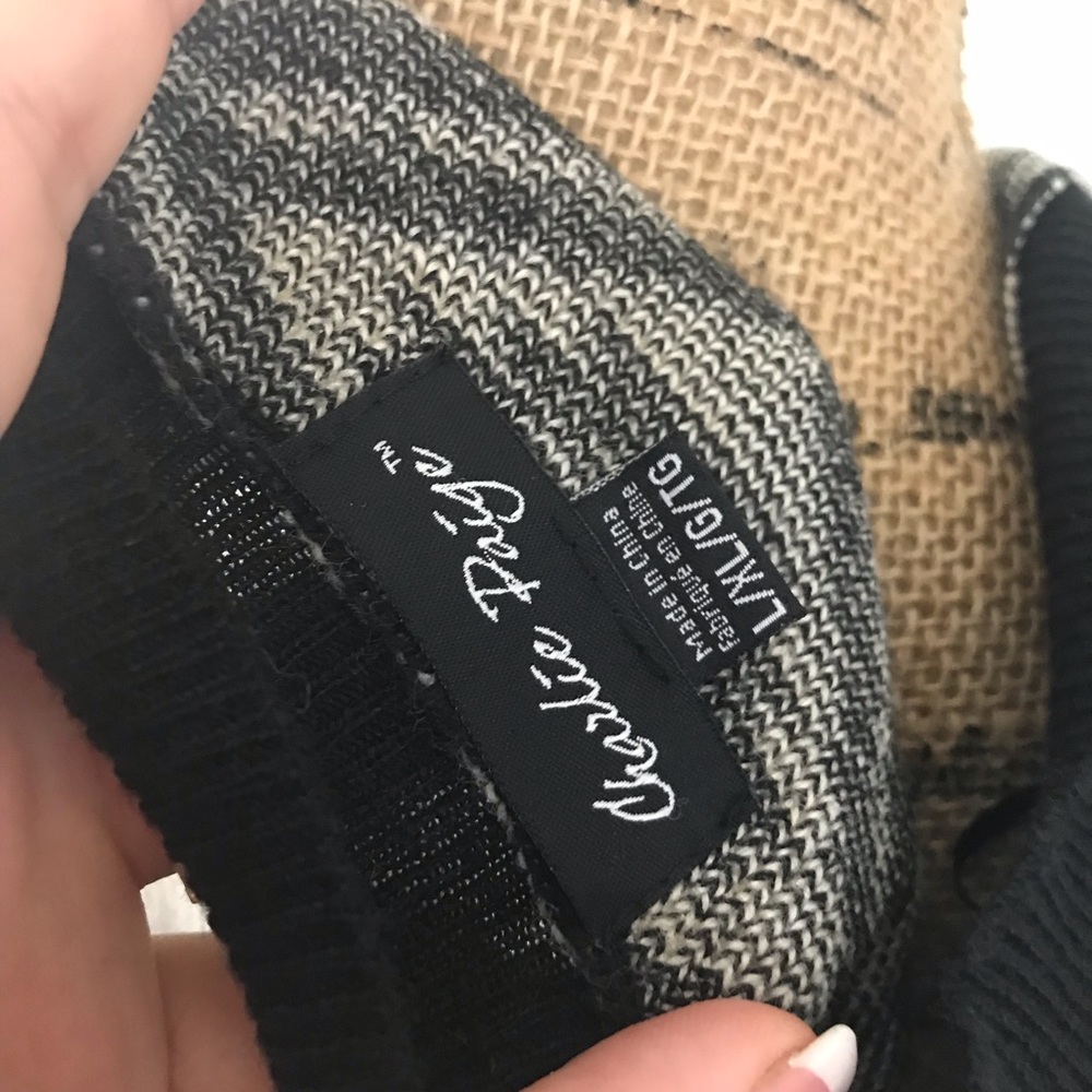 Charlie Paige Aztec drape front clasp sweater - Picture 6 of 7